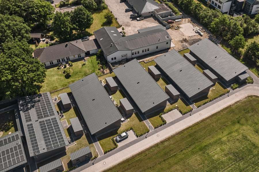 Ståltag ”beskytter” mennesker, der har brug for en hjælpende hånd i hverdagen, Feldstraße 12-26, 24983 Handewitt, Tyskland